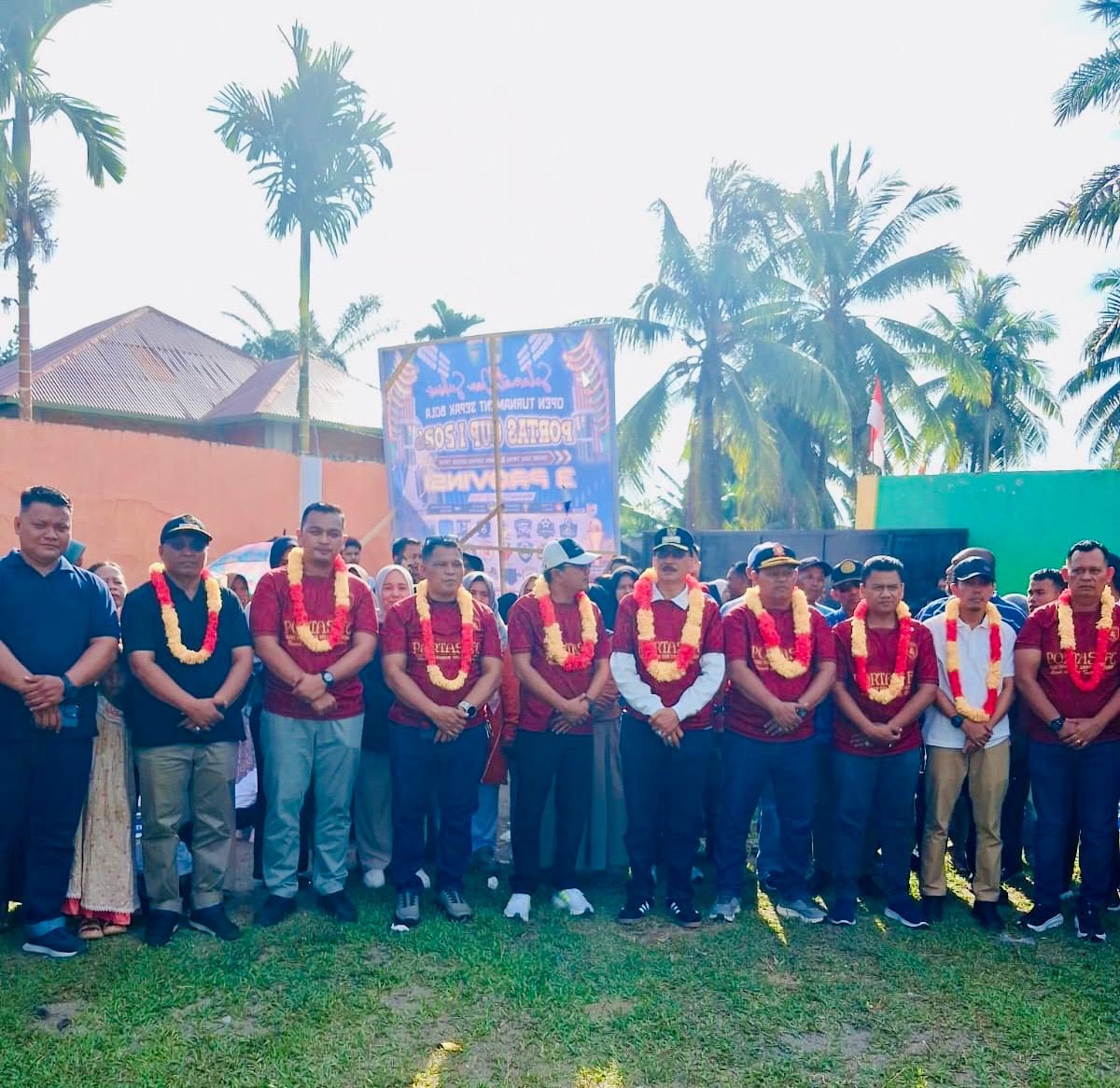 Bupati Ajak Junjung Sportivitas Saat Membuka Turnamen Sepak Bola Tiga Provinsi